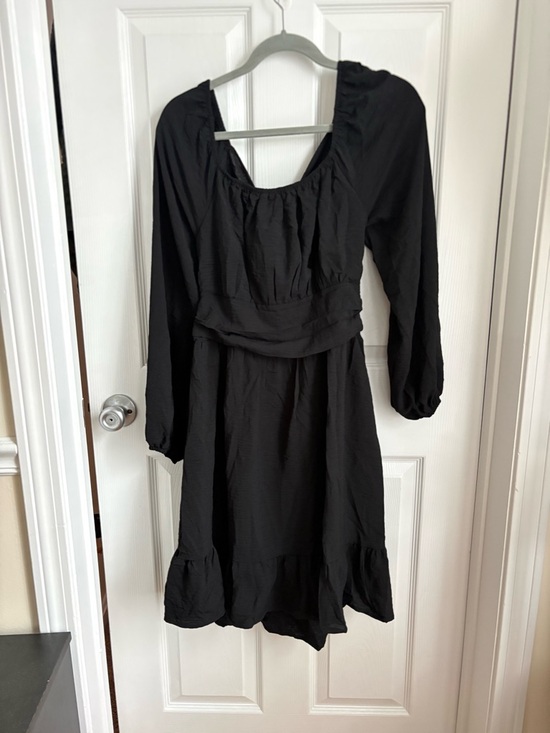 Dresses & Skirts - Black Long-Sleeve Scoop Neck Women’s Dress